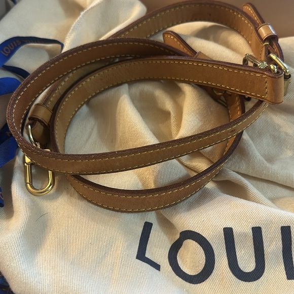 Louis Vuitton Speedy 25 Bandouliere Monogram Canvas - Picture 13 of 14